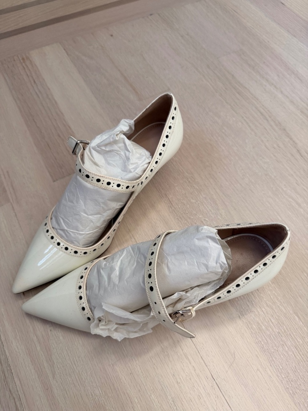 Miu Miu White Patent Leather Mary Jane Pointed Toe Heels Size 37